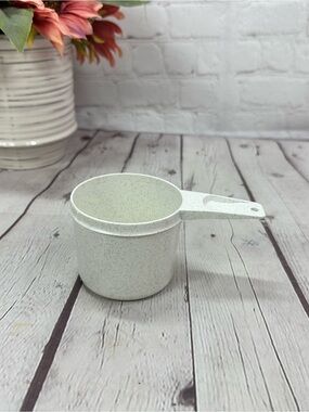 vtg Tupperware Speckled fireworks Measuring Cup 1 cup